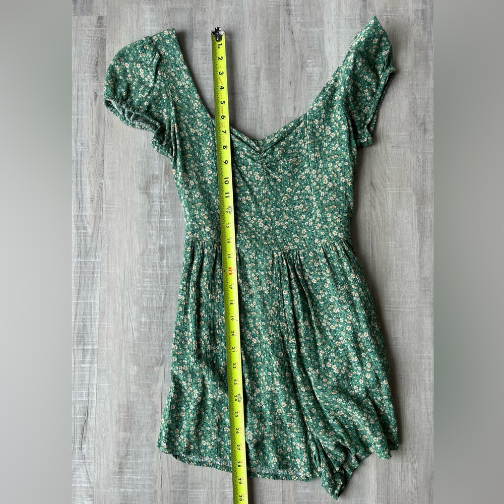 AMERICAN EAGLE OUTFITTERS Green Floral Short Sleeve Romper Size XS - Picture 5 of 6